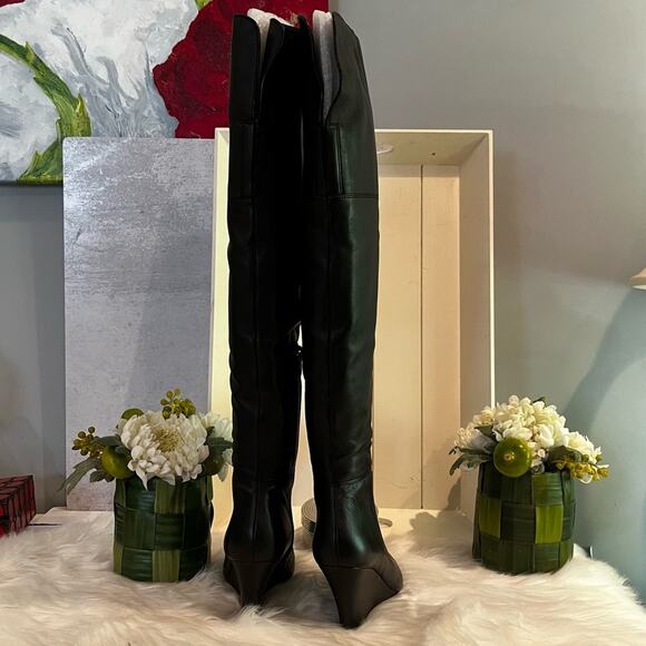 NEW Via Spiga Leather Wedge Over the Knee Kennedy OTK Wedge Heel Boots Black S… - Picture 3 of 16